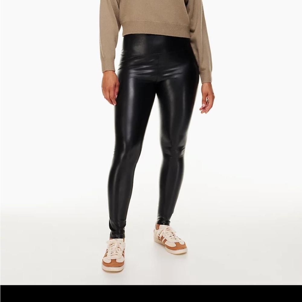 Aritzia Wilfred Free Daria legging
